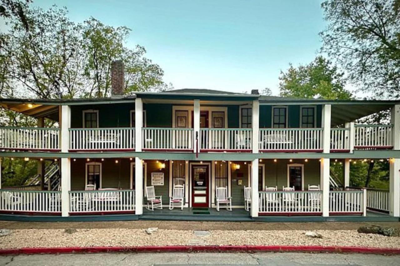 Downtown Parking Room With A View Piedmont Eureka Springs Exterior photo